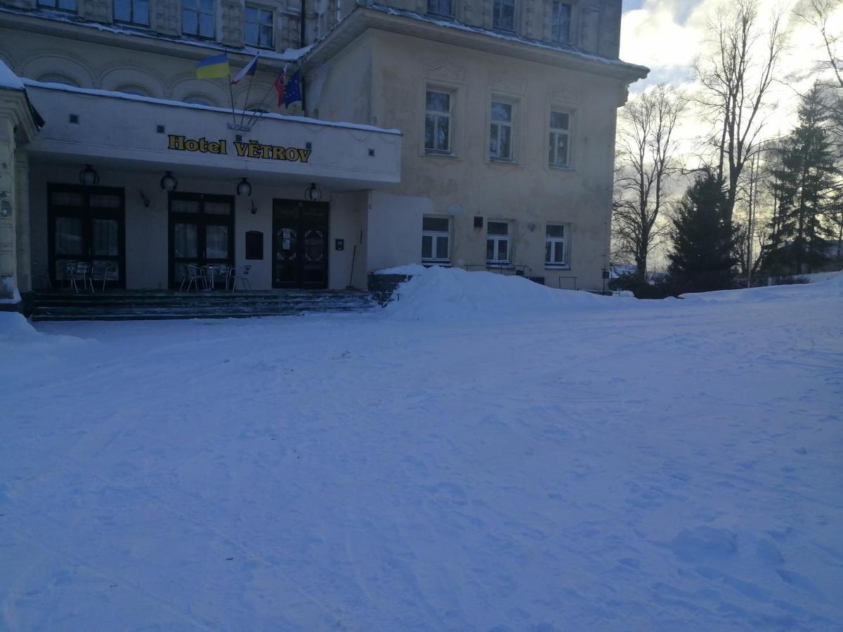 Hotel Vetrov Vysoké nad Jizerou Buitenkant foto